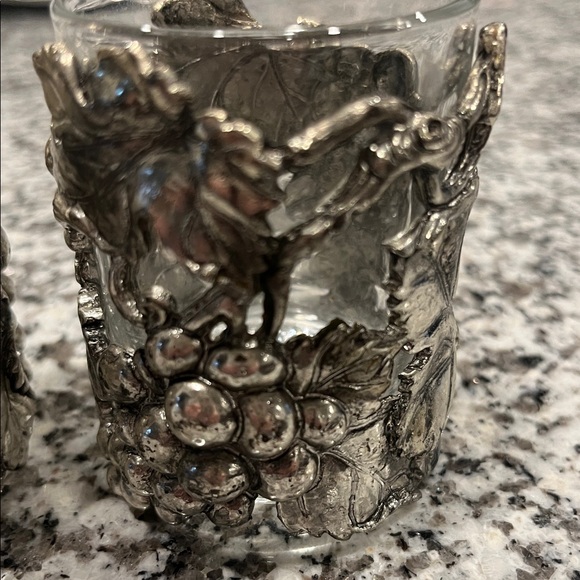 Arthur Court Grapes & leaves Votive Candle pair with glass inserts - Picture 3 of 5